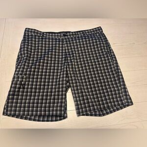 Greg Norman for Tasso Elba size 40 slim fit short